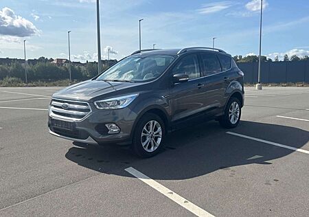 Ford Kuga 1.5 Titanium ALU SHZ 1. Hand TÜV 06/2027