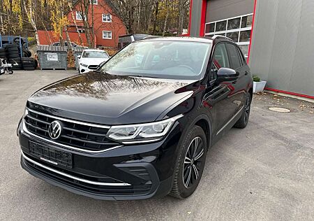 VW Tiguan Volkswagen Active