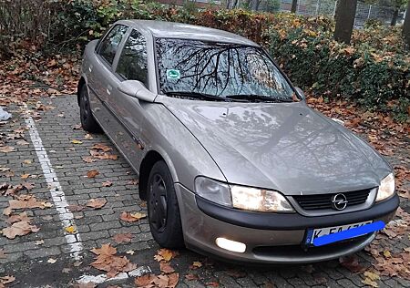 Opel Vectra 16V CDX