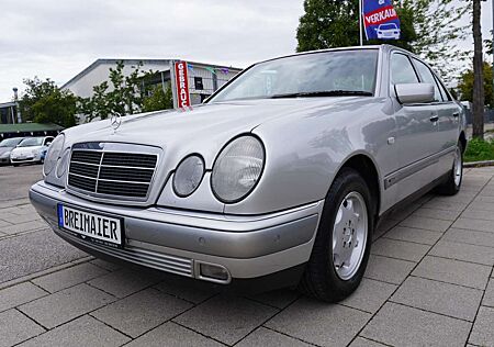 Mercedes-Benz E 240 E-KLASSE ELEGANCE*AUTOMATIK*TÜV NEU*SHZG*GLSSD*