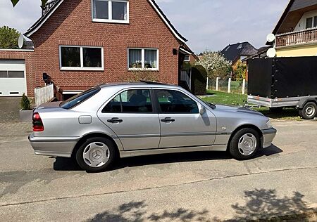 Mercedes-Benz C 220 D Classic