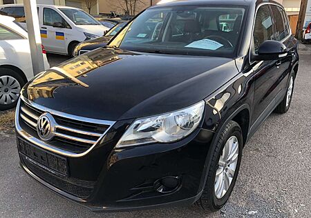 VW Tiguan Volkswagen Sport & Style 4Motion*TÜV NEU*TM*AT*AHK*