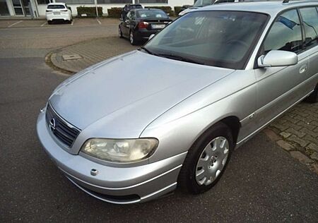 Opel Omega Caravan 2.2 16 V Club