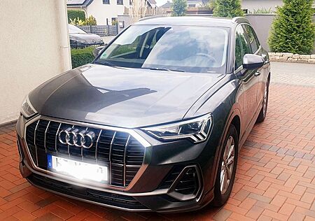 Audi Q3 35 TFSI S line 150 PS, S tronic, AHK, Navi, LED