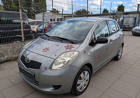 Toyota Yaris Cool
