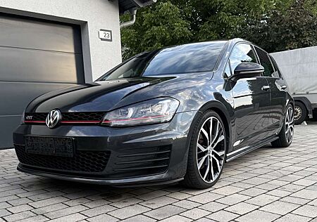 VW Golf GTI Volkswagen BlueMotion Technology