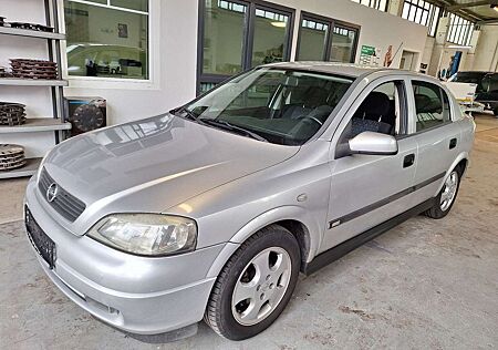 Opel Astra 1.6 16V Edition 100