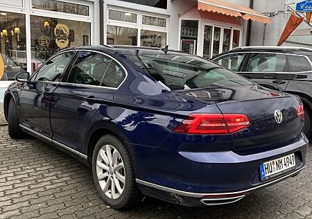 VW Passat Volkswagen 2.0 TDI SCR (BlueMotion Tech) 4Motion D Highline