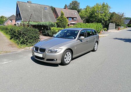 BMW 320 i 2Hd*Servotronic*Sportsitz*AHK*BMWScheckheft