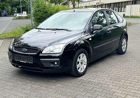 Ford Focus 1. Hand - neuer TÜV - viele Teile NEU !