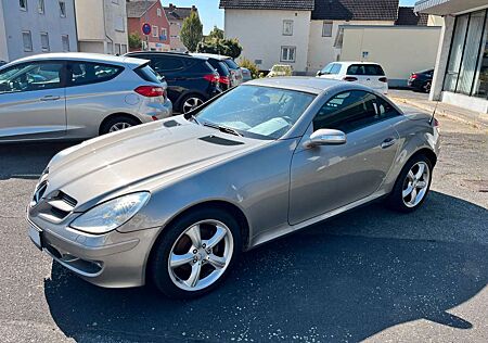 Mercedes-Benz SLK 200 *Leder*SHZ*LM *Airscarf*Bi-Xenon*gepfl*
