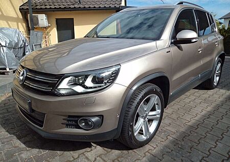 VW Tiguan Volkswagen 2,0TD-Sport&Style-AHK-NAVI-4x4-DSG-1A TOP