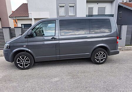 VW T5 Caravelle Volkswagen Transporter T5 TDI Kurz Trendline