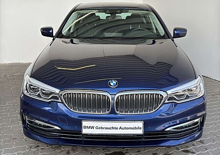 BMW 520 iA Lim. Luxury Line LiveCock.LED.Keyl.ParkAss