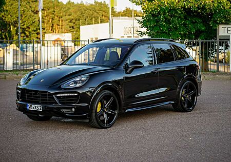 Porsche Cayenne 958 Turbo GTS Sport Paket 22 Zoll V8