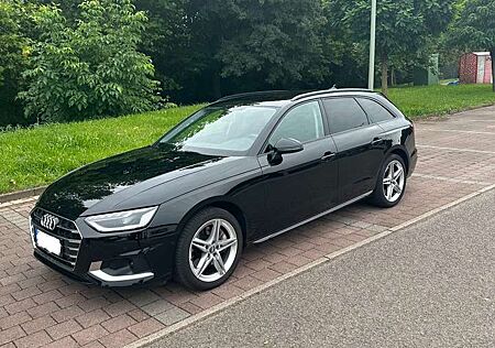 Audi A4 Avant 45 TFSI S tronic design