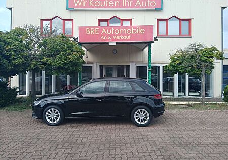 Audi A3 Sportback attraction *EX Fahrschulauto)