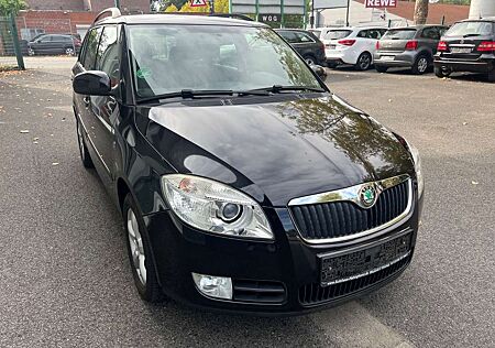 Skoda Fabia Combi 1.6 Style "Klimaaut."SHZ"PDC"AHK"2HD