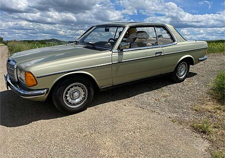 Mercedes-Benz CE 230
