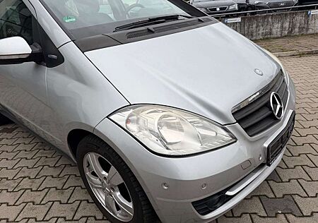 Mercedes-Benz A 160 gebraucht kaufen Mercedes-Benz A 160 1.5 * TÜV Neu * Navi *