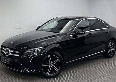 Mercedes-Benz C 220 d 4M AVANTGARDE KAMERA+MULTIBEAM+DISTRONIC