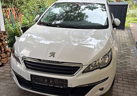 Peugeot 308 gut gepflegter Gebrauchtwagen mit Extras
