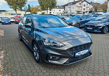 Ford Focus Turnier ST-Line Automatik