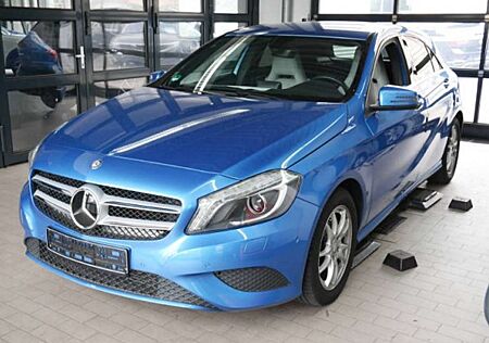 Mercedes-Benz A 180 Urban XENON AHK SHZ PDC GRA