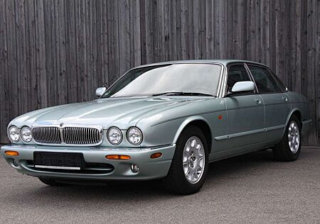 Jaguar XJ 4.0 Sovereign 2 Jahre Garantie