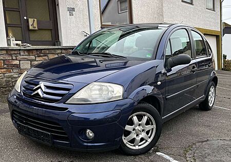 Citroën C3 Citroen F 1.1 Benzin 44kW Blau 8fach bereift