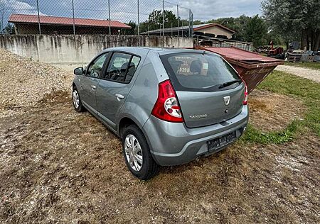 Dacia Sandero 1.4 MPI Laureate