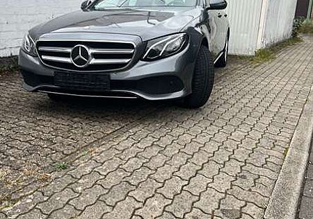 Mercedes-Benz E 220 d 9G-TRONIC