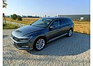 VW Passat Variant Volkswagen 2.0 TDI DSG Highline