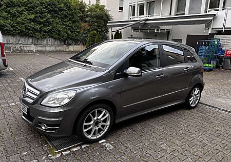 Mercedes-Benz B 180 BlueEFFICIENCY