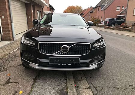 Volvo V90 Cross Country Ultimate AWD + Winterreifen