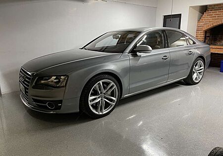 Audi A8 4.2 TDI DPF quattro tiptronic