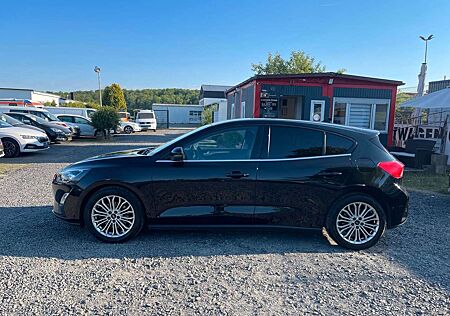 Ford Focus Lim. Titanium/NAVI/KAMERA/TÜV NEU