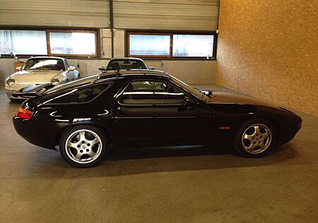 Porsche 928 GTS
