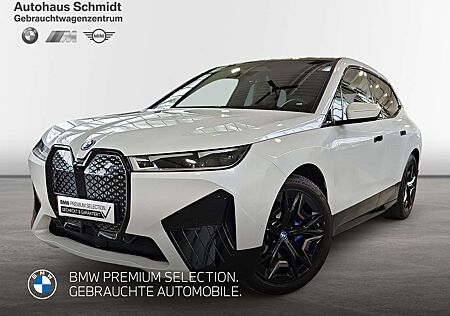BMW iX xDrive50 575€ netto *Sportpaket*AHK*B&W*Pano*SoftC