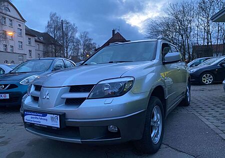 Mitsubishi Outlander 2,4 Sport*ALLRAD 4X4*LEDER*AHK*2.HAND