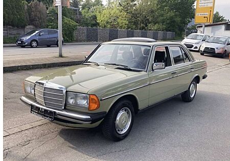 Mercedes-Benz E 230 Oldtimer mit H-Zulasung