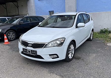 Kia Cee'd Ceed / 1.6 CVVT Automatik Spirit