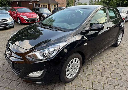 Hyundai i30 1.4 Classic TÜV 09/2026/PDC/5-TÜRIG/TEMPOMAT