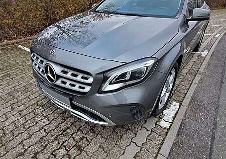 Mercedes-Benz GLA 180