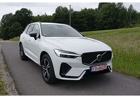 Volvo XC 60 XC60 B4 D AWD R Design EU6d / Fahrerassistenzp/