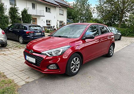 Hyundai i20 YES! *Klima + CarPlay + SHZ*