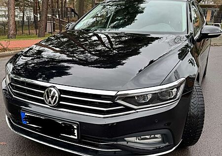 VW Passat Variant Volkswagen 2.0 TDI SCR DSG Elegance