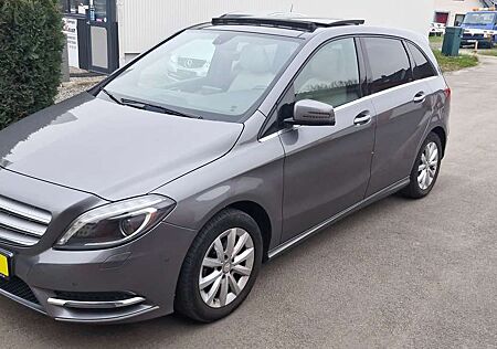 Mercedes-Benz B 180 CDI LEDER, EL.GLAS SCHIEBEFACH TOPPP ZUST