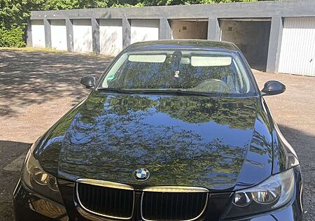 BMW 320i 320