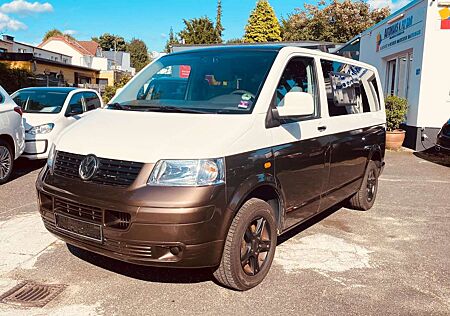 VW T5 Caravelle Volkswagen Bett*Klima*Kamera*AHK*City*8 Sitzer